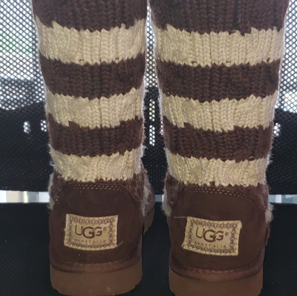 UGG 5822 tall Classic Stripe Cable Knit